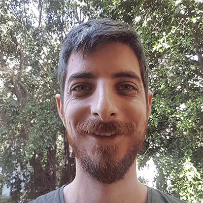 יונתן, בוגר הסבה לפיתוח תוכנה באינפיניטי לאבס, עובד כמפתח ++C